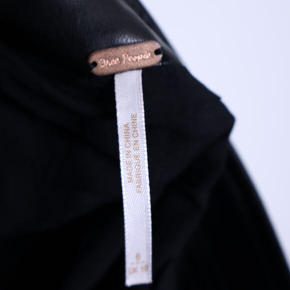 FREE PEOPLE NEW Maya Mod Vegan Mini Skirt Black Leather Front Zip Women's 6 - Picture 9 of 11